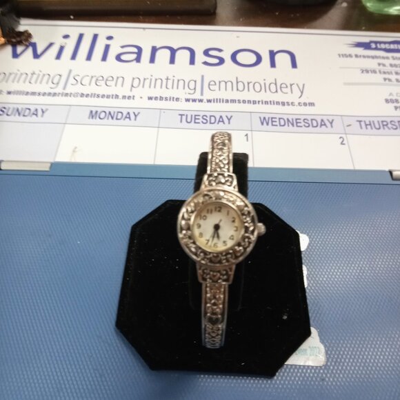 Ladies Watch - Picture 1 of 2